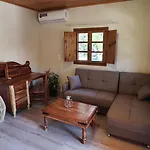 Akrotiri Konukevi 4*