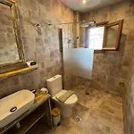 Konukevi Akrotiri 4*