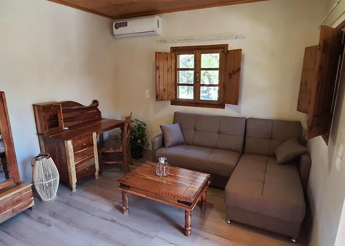 Akrotiri Konukevi 4*