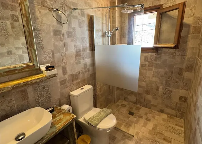 Konukevi Akrotiri 4*